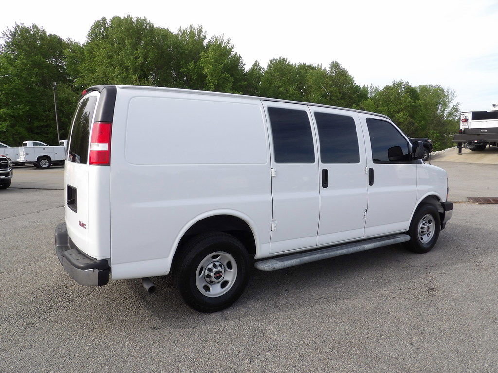 Used 2020 GMC Savana 2500 w/ Driver Convenience Package RWD image 8