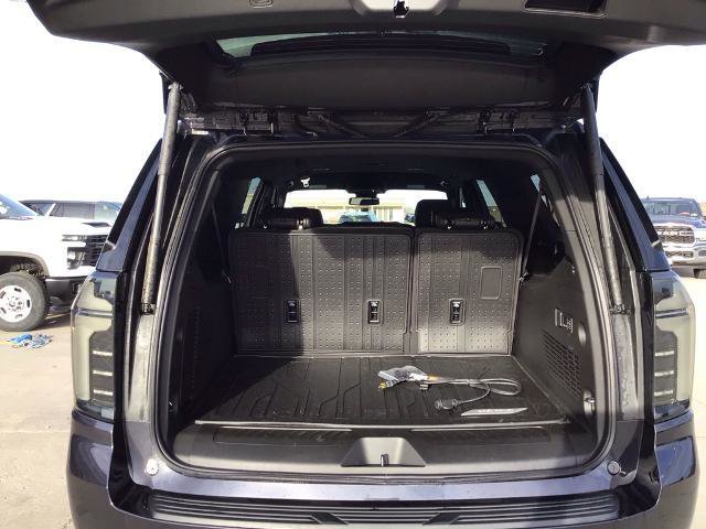 New 2026 Chevrolet Suburban LT image 5