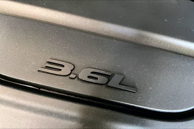 Used 2020 Chrysler Pacifica Touring w/ S Appearance Package image 26