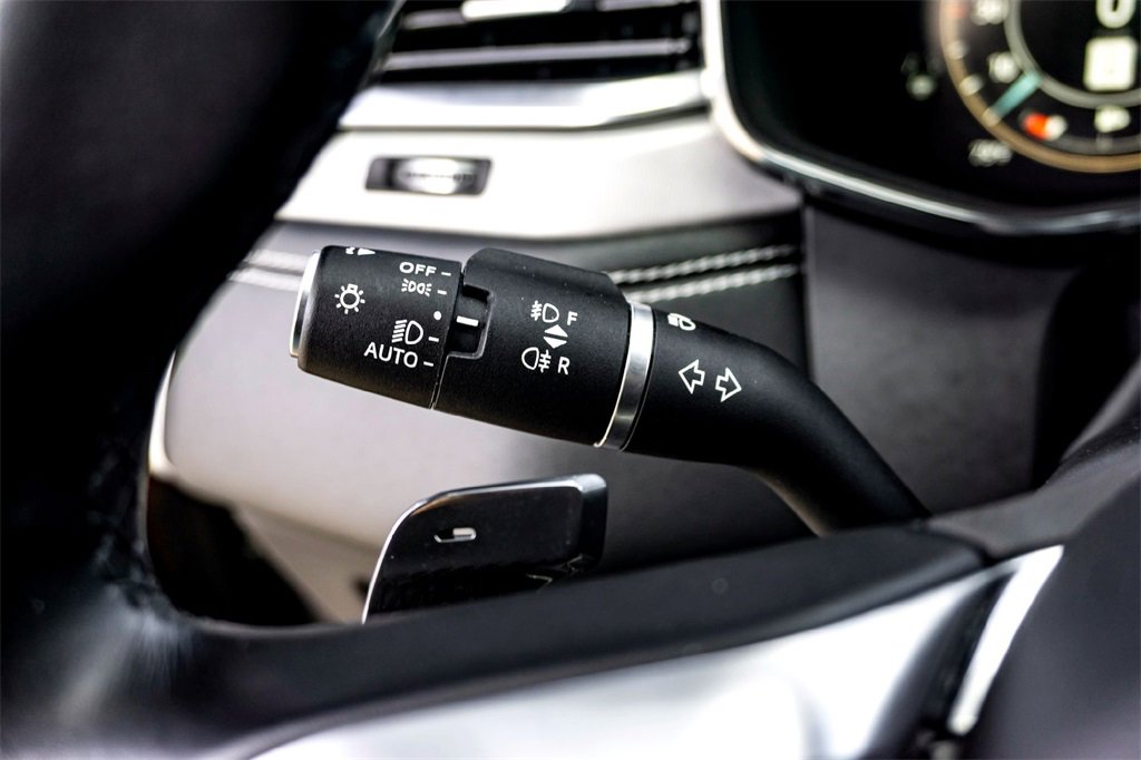 Used 2024 Jaguar F-PACE R-Dynamic S image 20