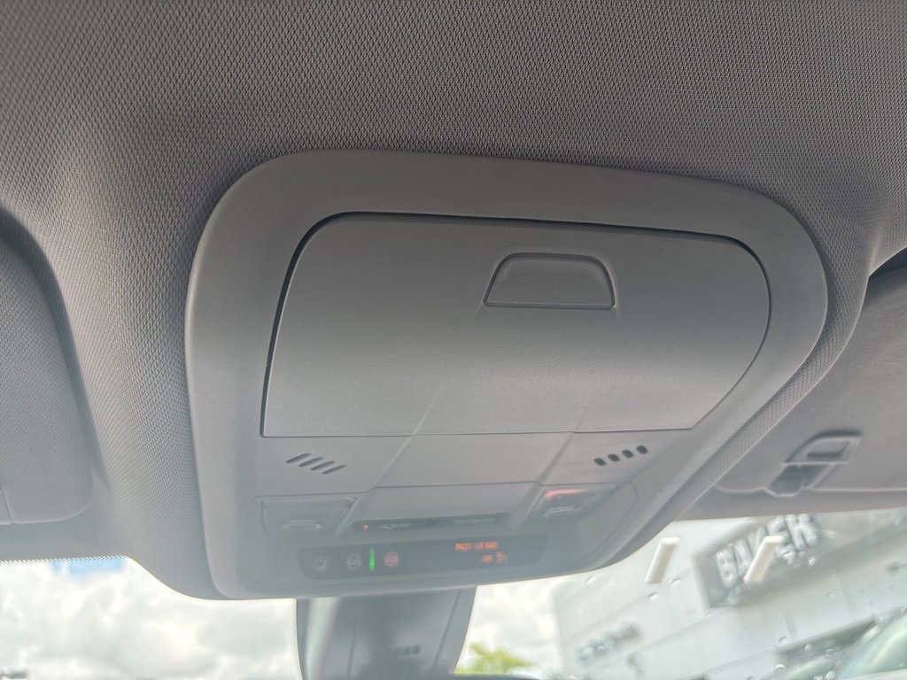 Used 2023 Chevrolet Blazer LT image 29