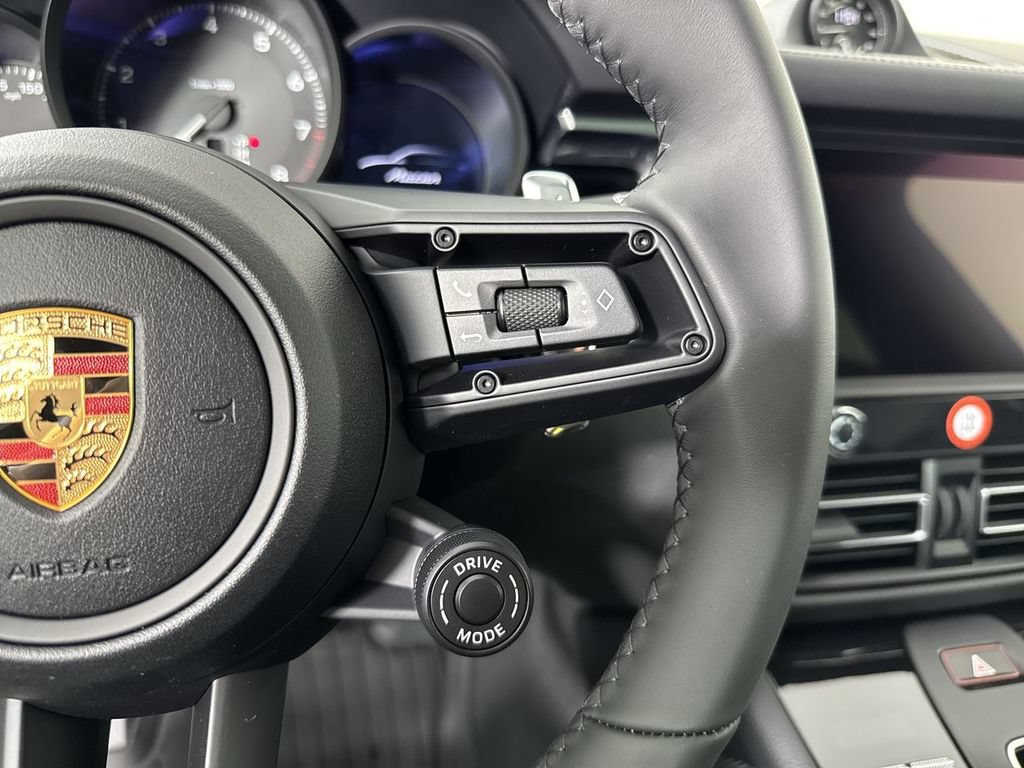 New 2026 Porsche Macan AWD/4WD image 39