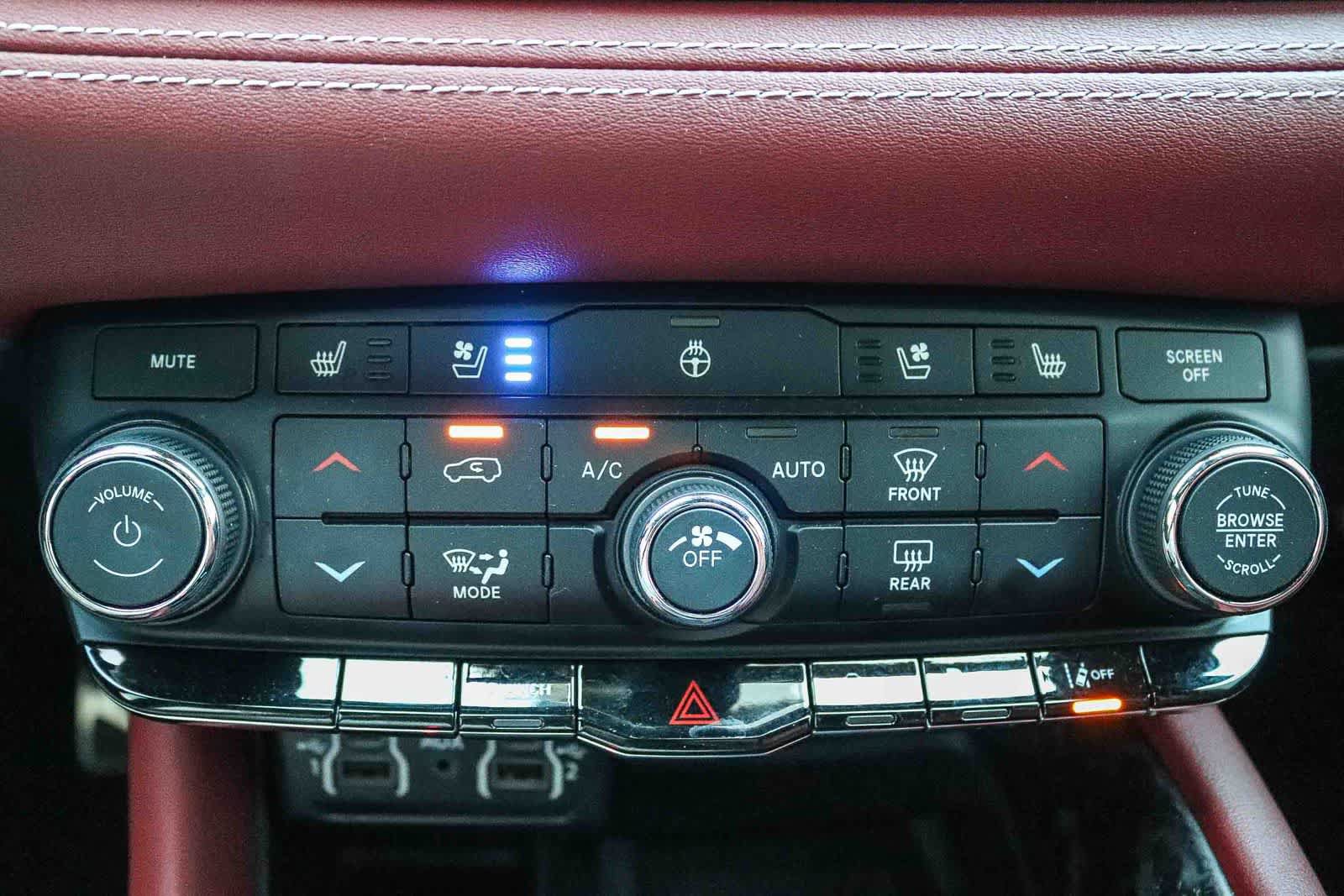 Used 2022 Dodge Durango SRT w/ Premium Interior Group AWD/4WD image 24