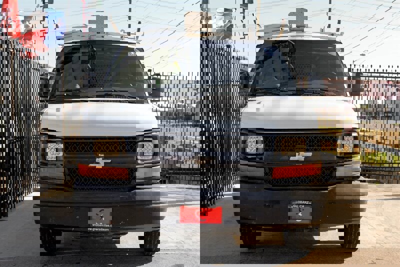 Used 2012 Chevrolet Express 2500 image 5