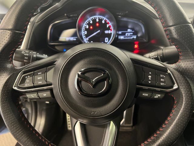 Used 2018 MAZDA MAZDA3 Grand Touring w/ Premium Equipment Package FWD image 12