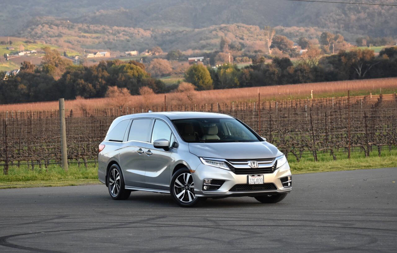 Used 2018 Honda Odyssey Elite image 4