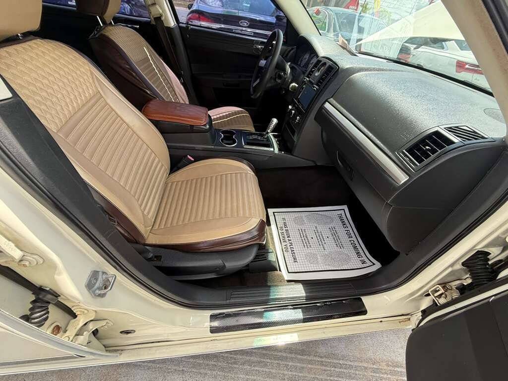 Used 2008 Chrysler 300 LX RWD image 11