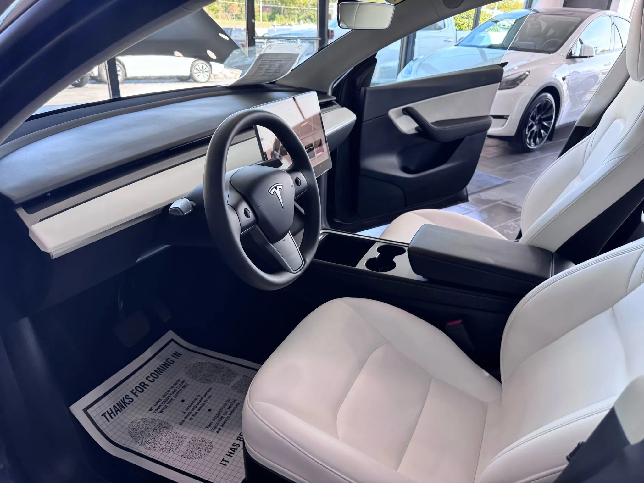 Used 2022 Tesla Model Y Long Range image 9