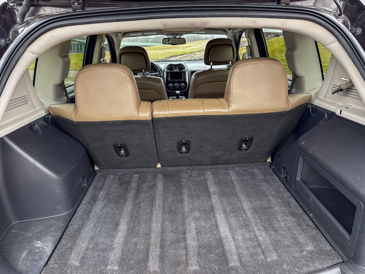 Used 2014 Jeep Compass Latitude image 32