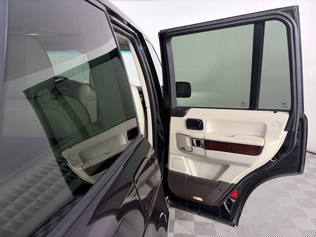 Used 2010 Land Rover Range Rover HSE AWD/4WD image 28