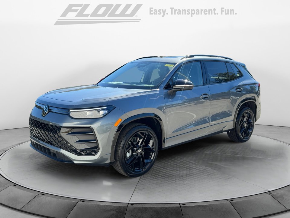 New 2026 Volkswagen Tiguan SE R-Line image 3