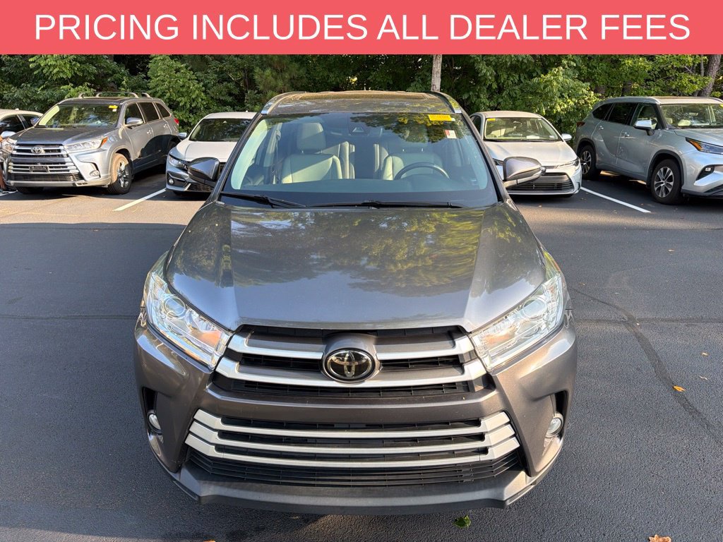 Used 2018 Toyota Highlander XLE FWD image 2