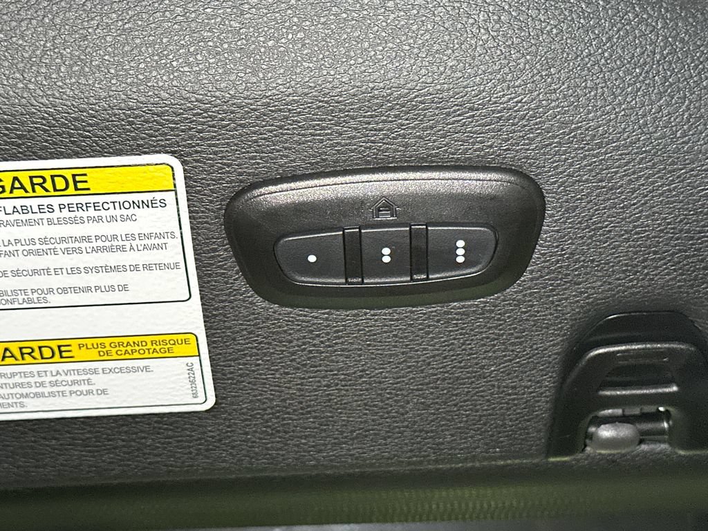 Used 2022 Jeep Wrangler Unlimited Rubicon w/ LED Lighting Group AWD/4WD image 30