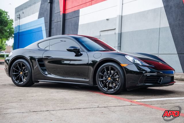 Used 2018 Porsche 718 Cayman RWD image 5