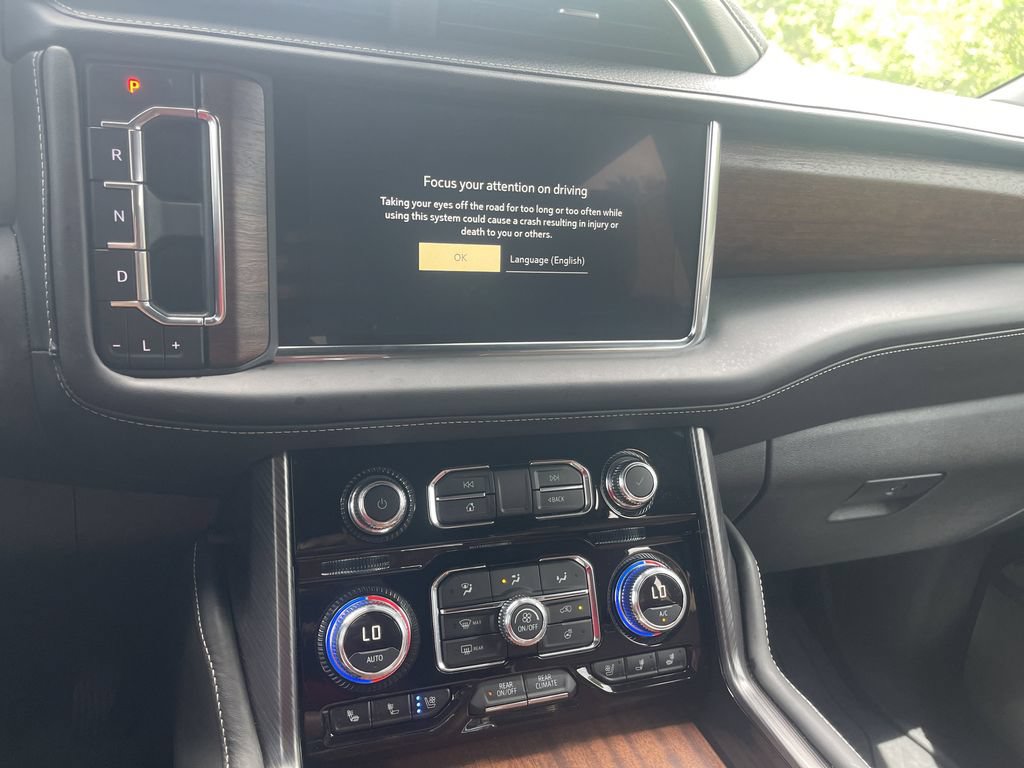Used 2024 GMC Yukon Denali Ultimate AWD/4WD image 19