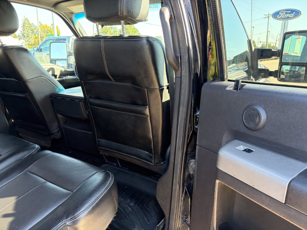 Used 2016 Ford F250 Lariat w/ Lariat Ultimate Package AWD/4WD image 16