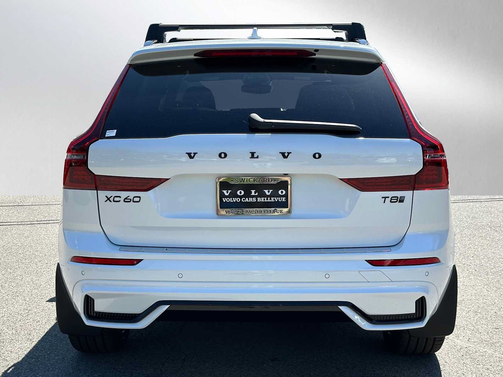 New 2026 Volvo XC60 T8 Ultra w/ Protection Package Premier AWD/4WD image 4