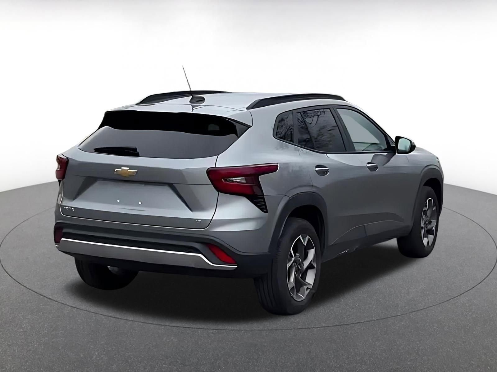 Used 2025 Chevrolet Trax LT image 14