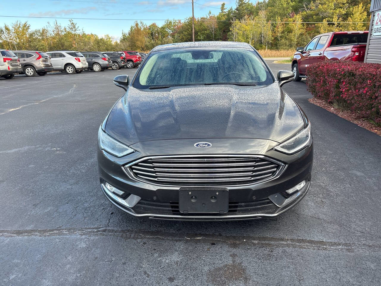 Used 2017 Ford Fusion SE w/ Fusion SE Technology Package image 3
