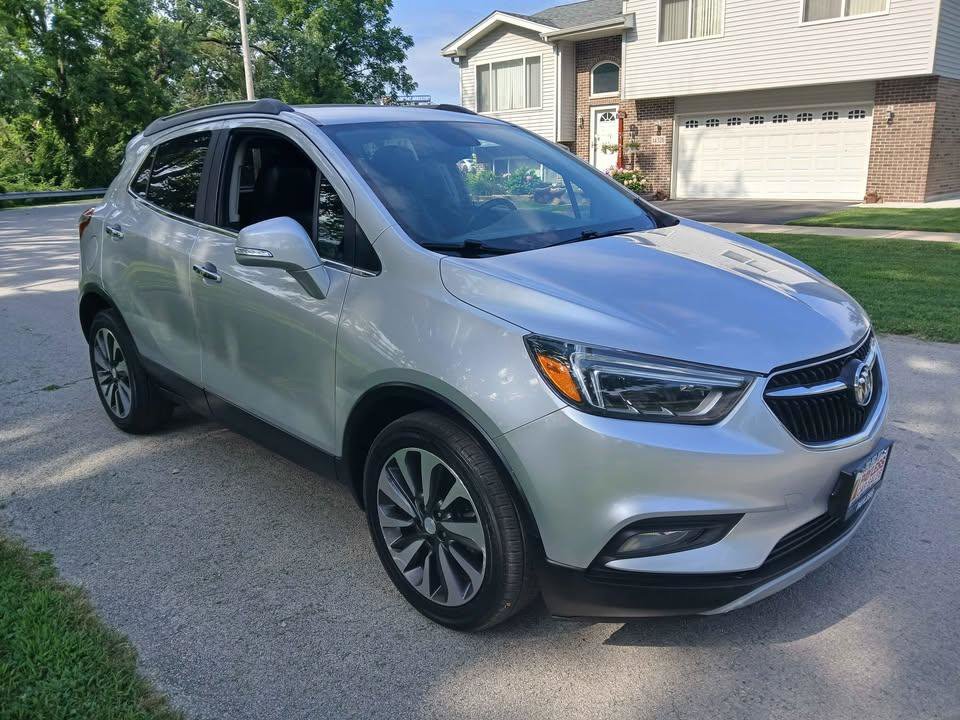 Used 2018 Buick Encore Essence FWD image 4