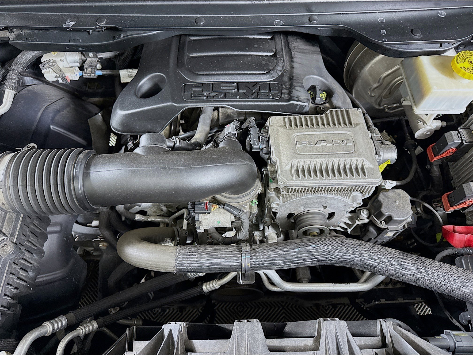 Used 2019 RAM 1500 Laramie image 39