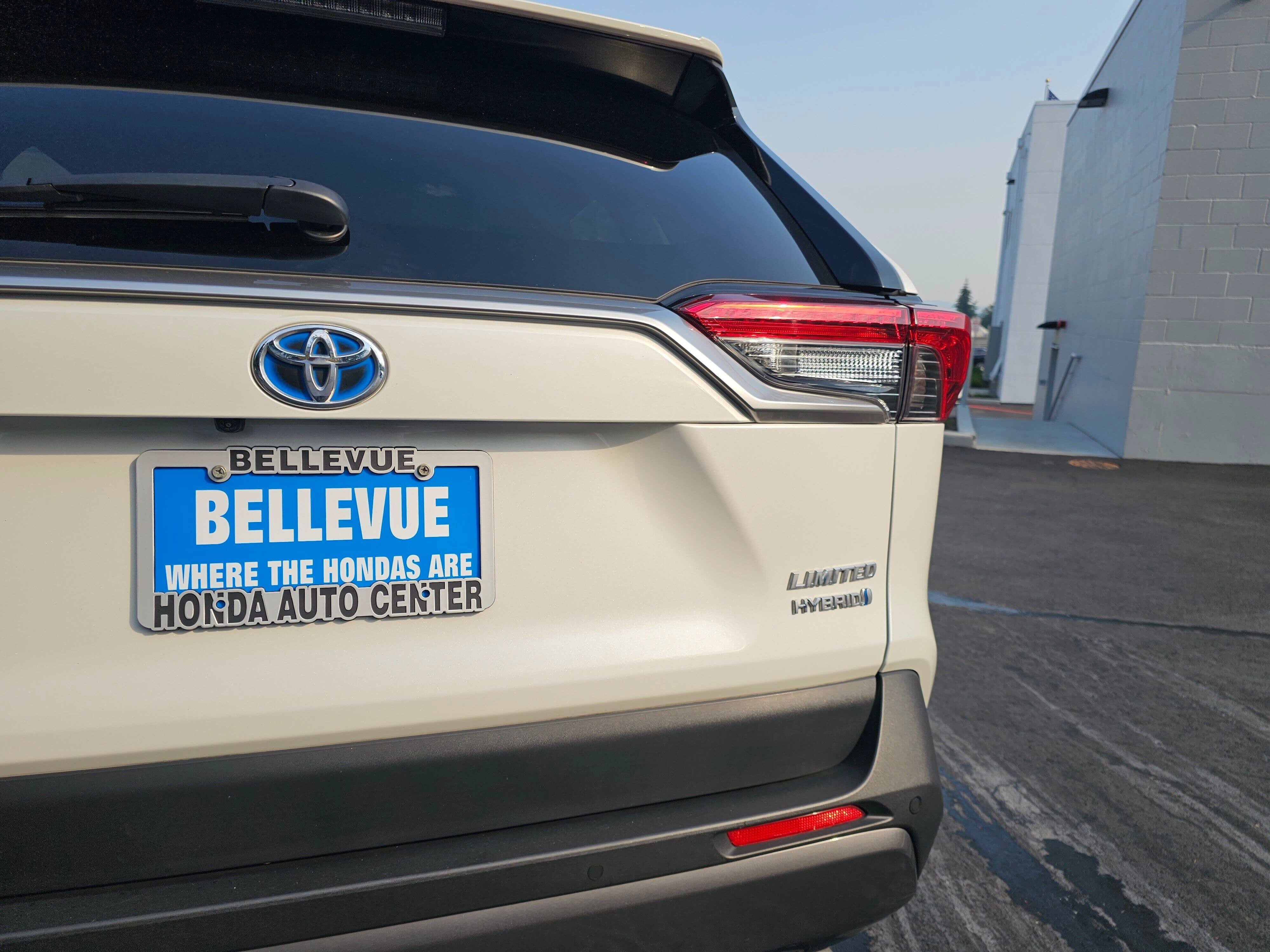 Used 2020 Toyota RAV4 Limited AWD/4WD image 17