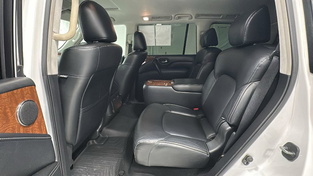 Used 2019 INFINITI QX80 Luxe w/ All-Season Package image 11