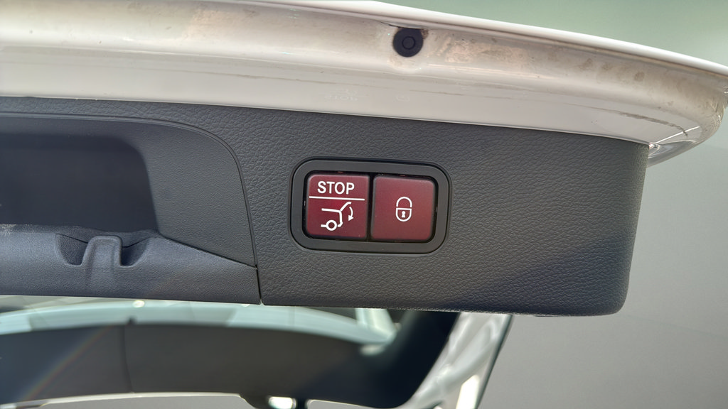 Used 2020 Mercedes-Benz GLC 300 4MATIC image 27