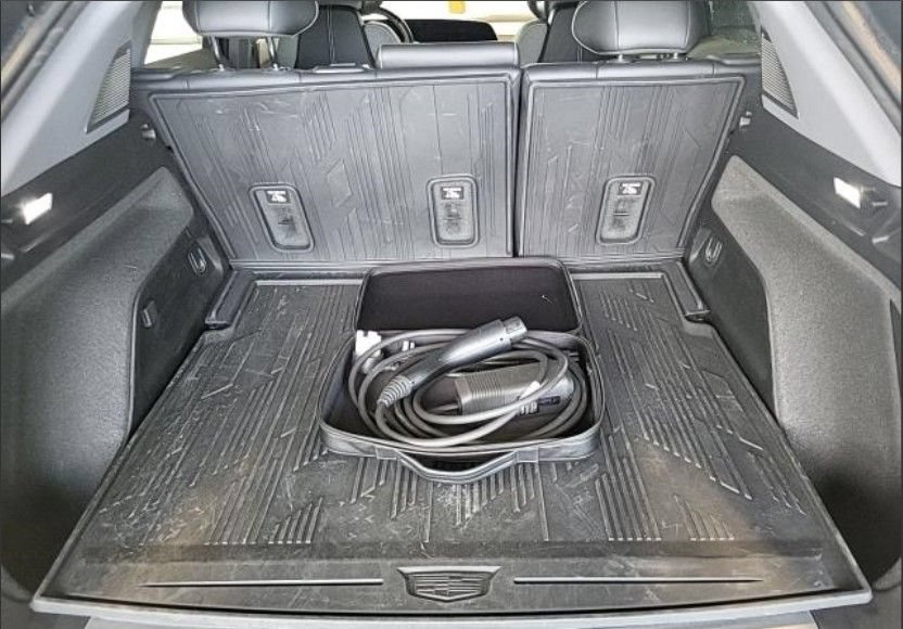 Used 2025 Cadillac Optiq Sport 1 AWD/4WD image 9