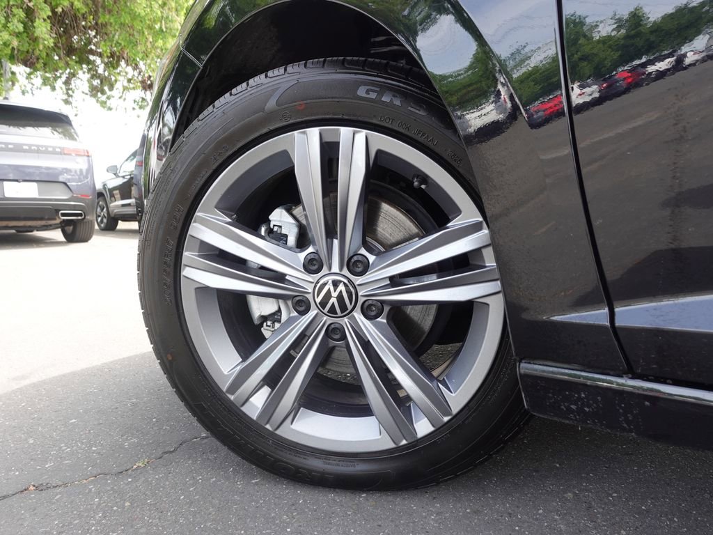 Used 2024 Volkswagen Jetta SE image 11