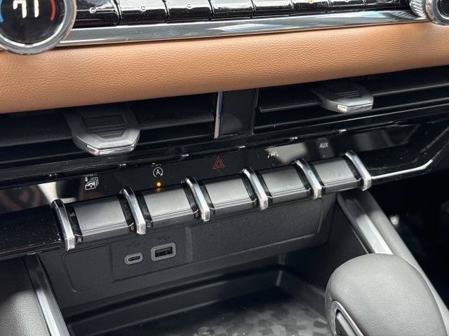 New 2026 GMC Canyon AT4 w/ Technology Plus Package AWD/4WD image 18