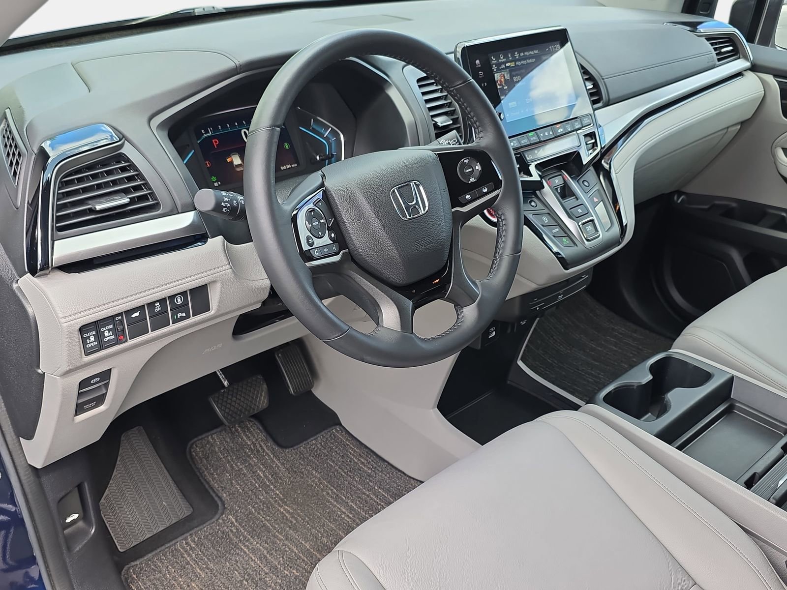 Used 2023 Honda Odyssey Touring image 17