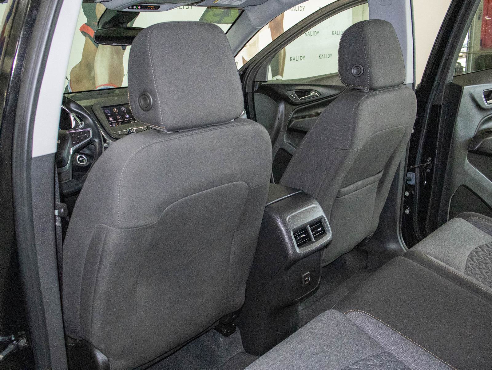 Used 2023 Chevrolet Equinox LT image 9