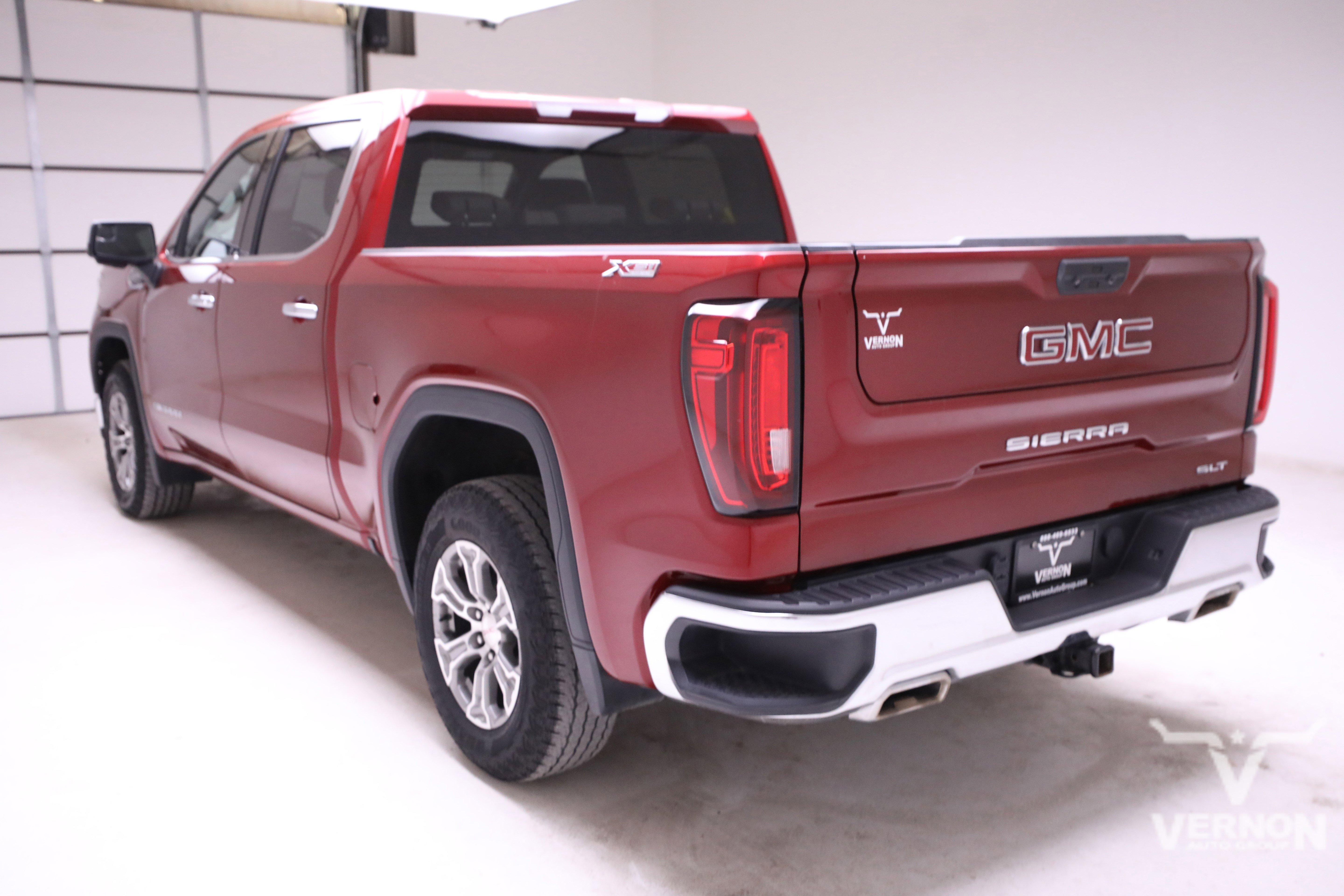 Used 2022 GMC Sierra 1500 SLT w/ X31 Off-Road Package image 3