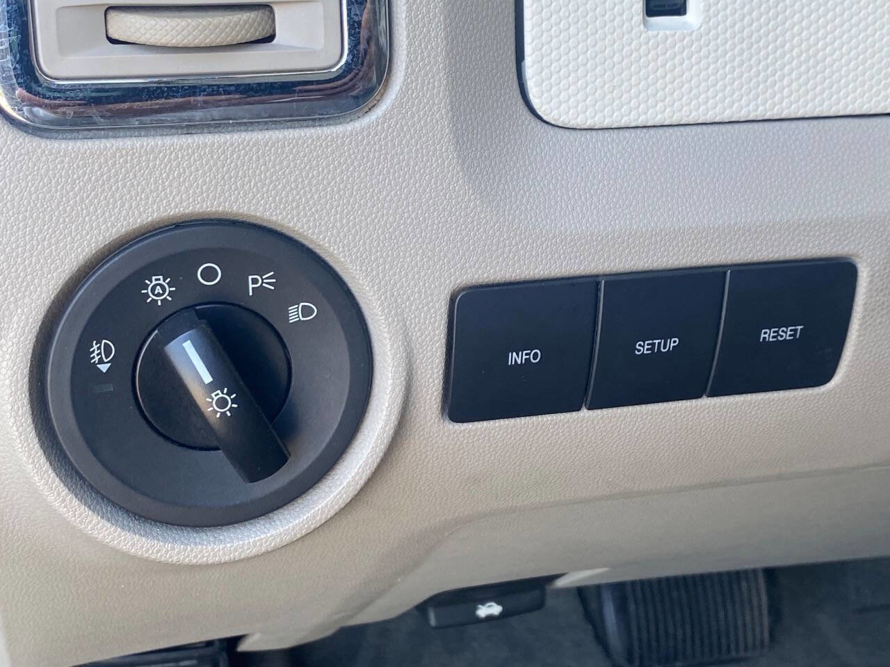 Used 2010 Mercury Mariner Premier FWD image 20
