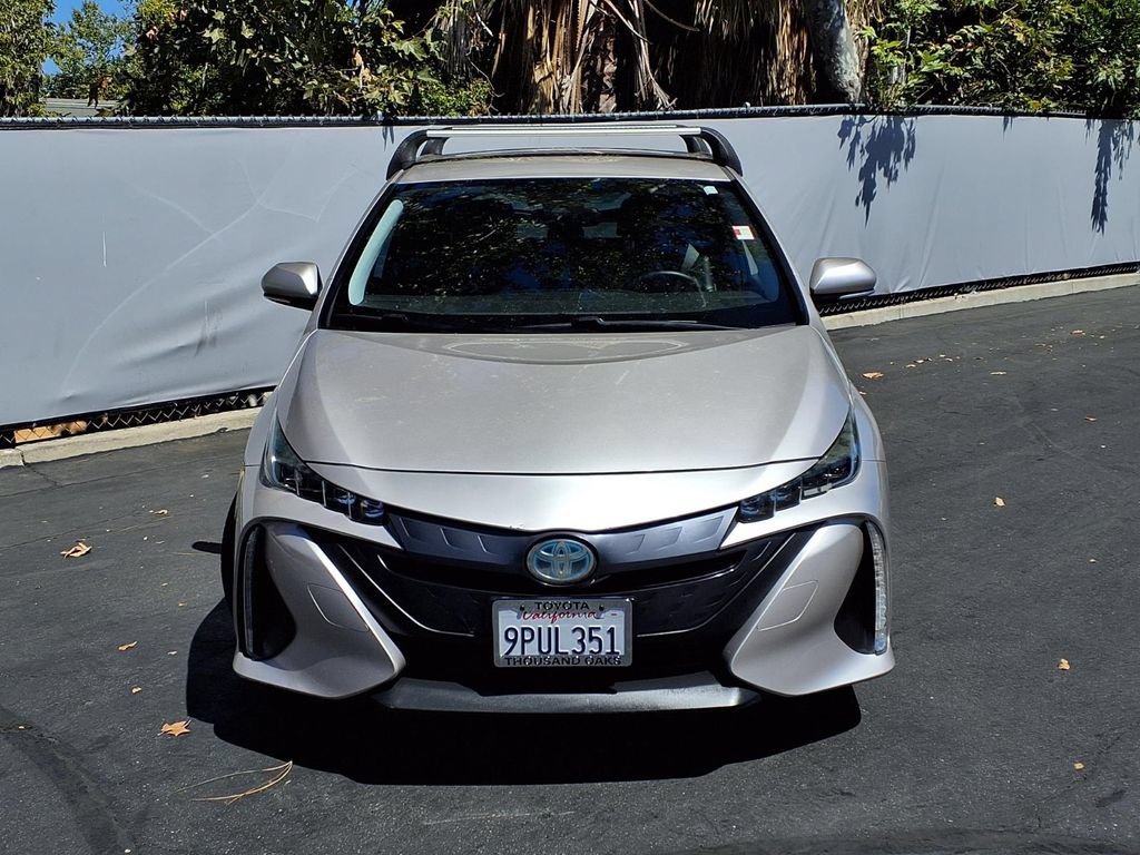 Used 2020 Toyota Prius Prime XLE FWD image 2