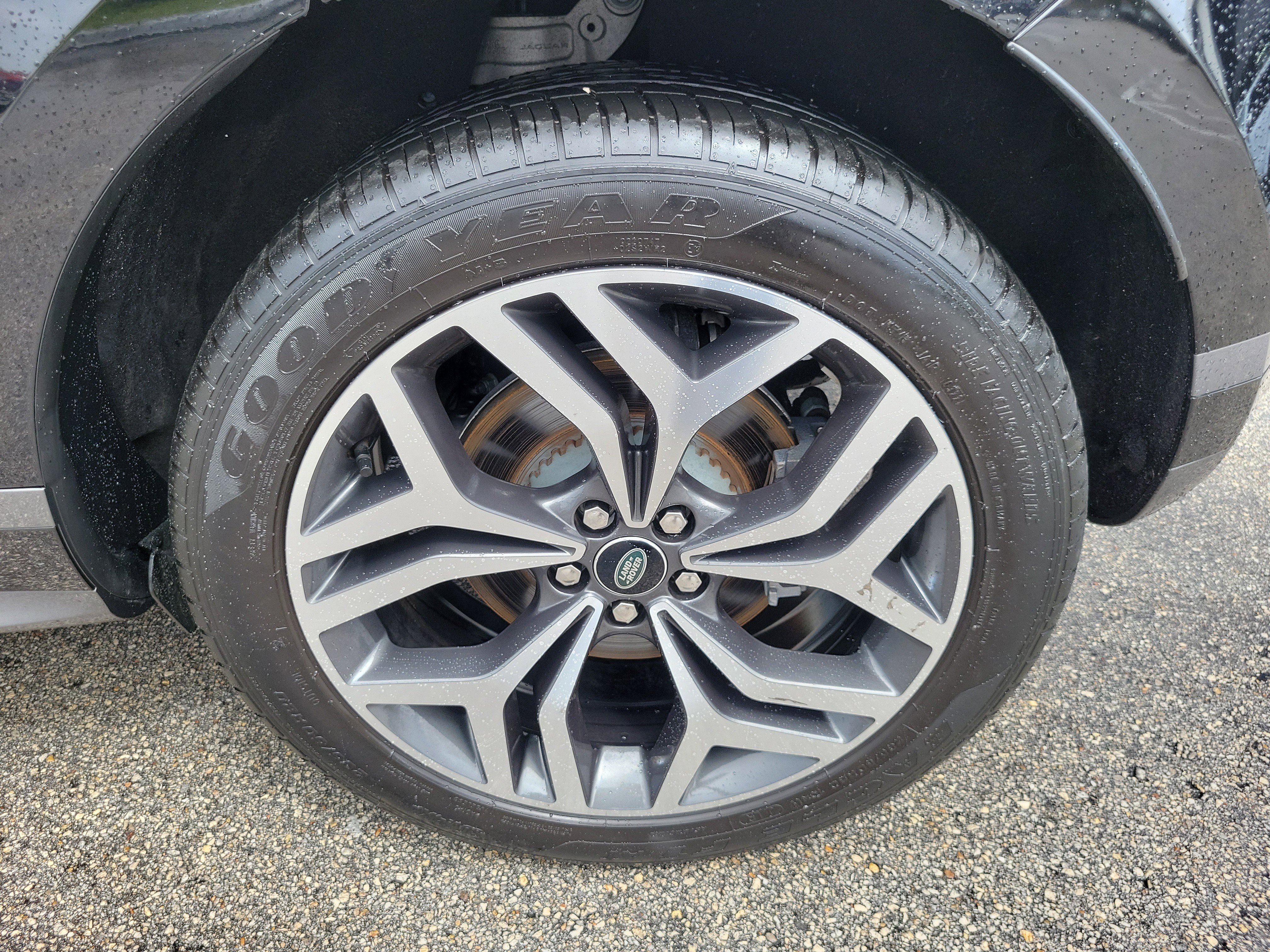 Used 2023 Land Rover Range Rover Evoque R-Dynamic SE image 28