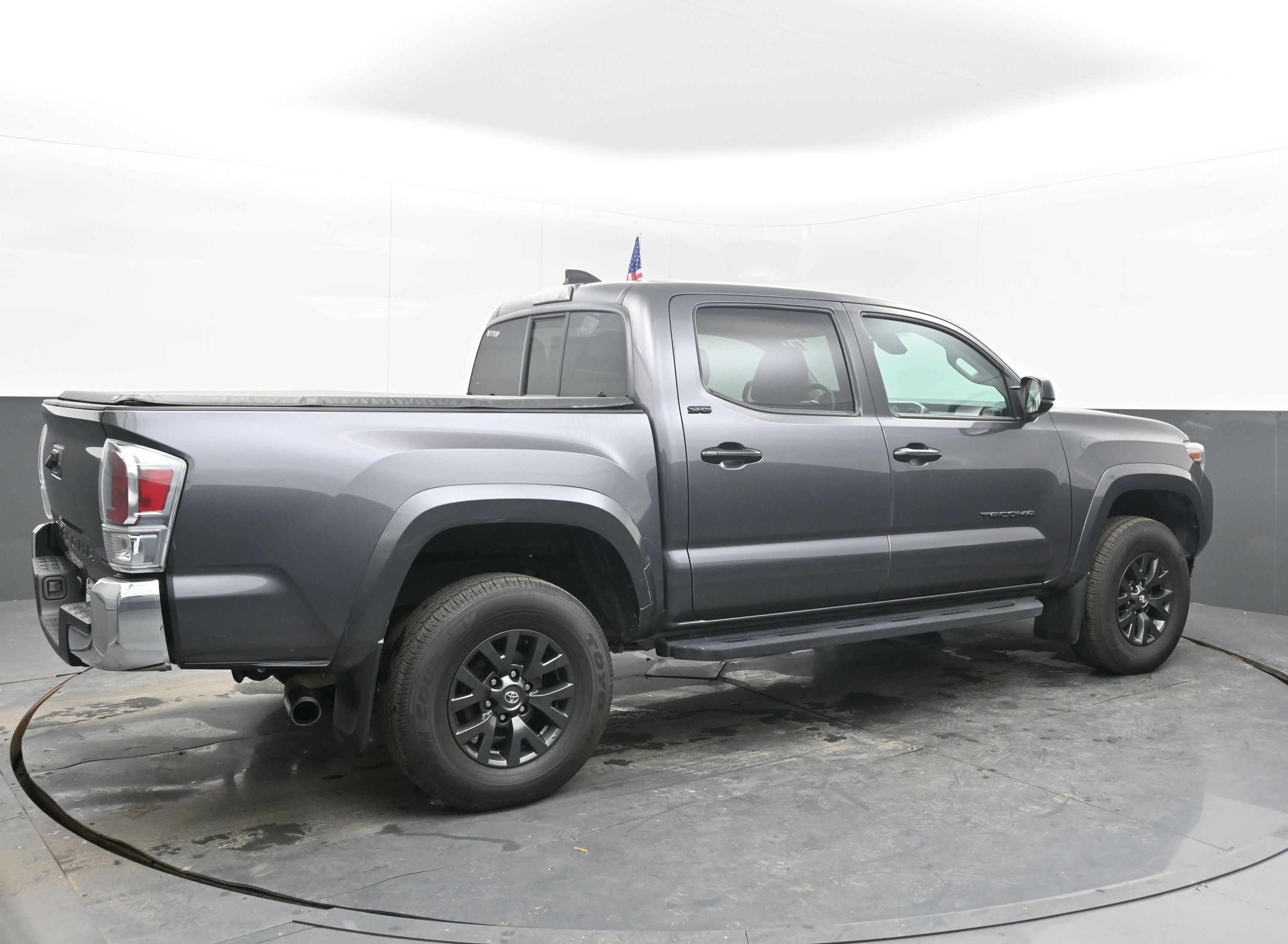 Used 2022 Toyota Tacoma SR5 w/ SR5 Appearance Package (SM) image 7