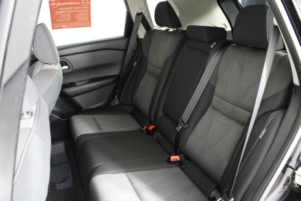 Used 2025 Nissan Rogue SV image 21