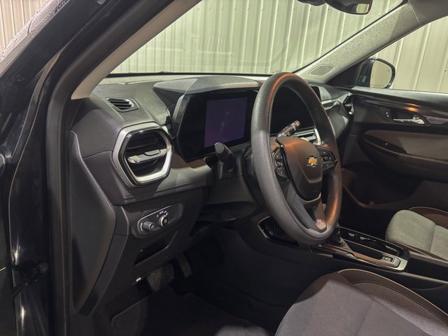 Used 2024 Chevrolet TrailBlazer LT w/ Driver Confidence Package image 16