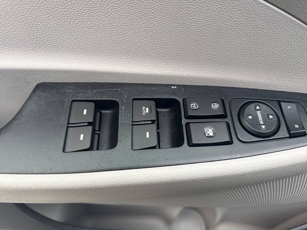 Used 2017 Hyundai Tucson SE image 12