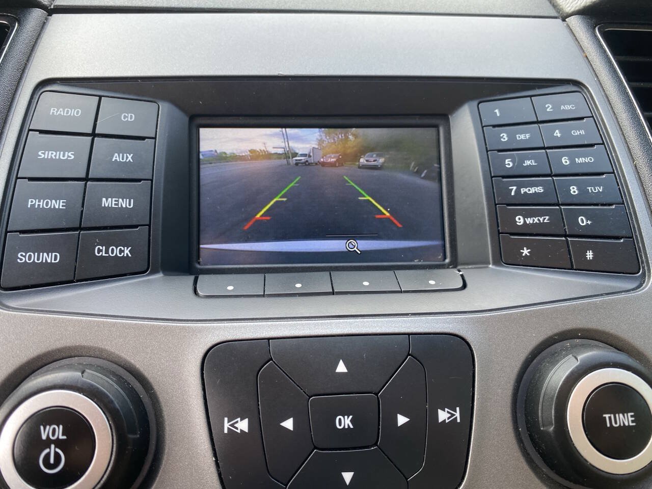Used 2017 Ford Taurus SE FWD image 15