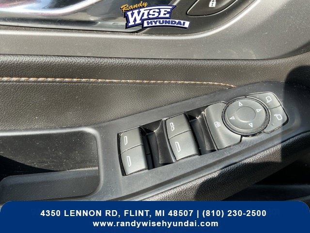 Used 2019 Chevrolet Traverse LT FWD image 17