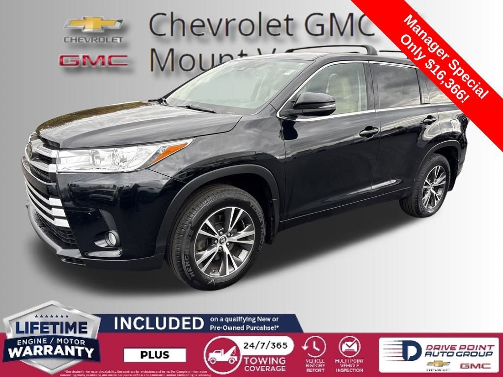 Used 2017 Toyota Highlander LE image 1