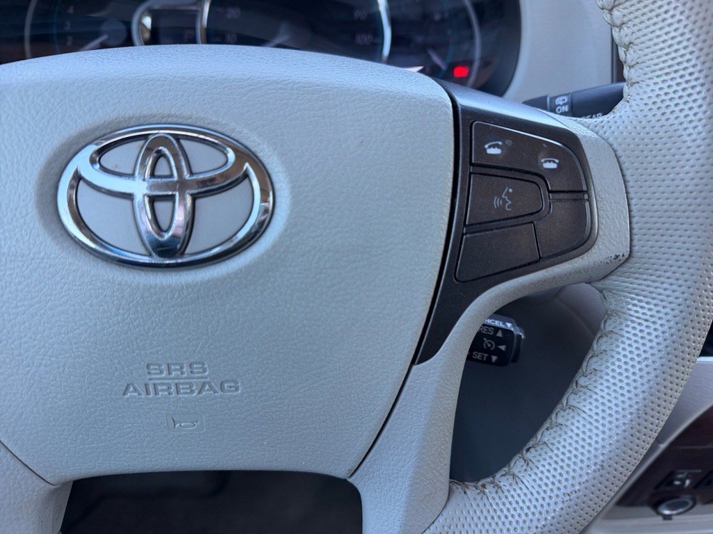 Used 2013 Toyota Sienna XLE image 23
