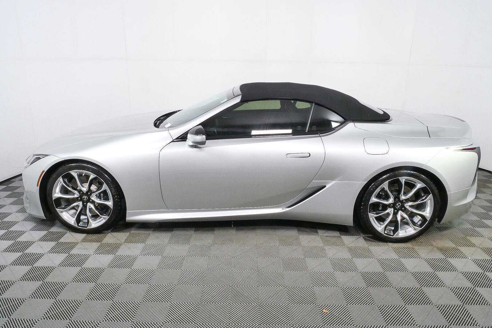 Used 2021 Lexus LC 500 Convertible w/ Touring Package RWD image 21