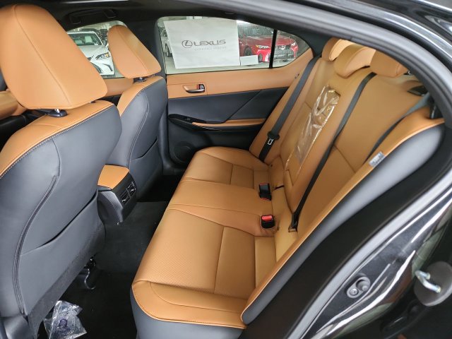 Used 2023 Lexus IS 300 w/ Comfort Package RWD image 28