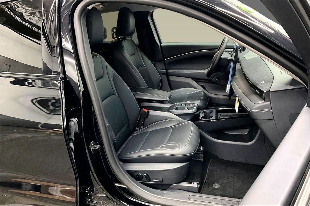 Used 2025 Ford Mustang Mach-E Premium image 4