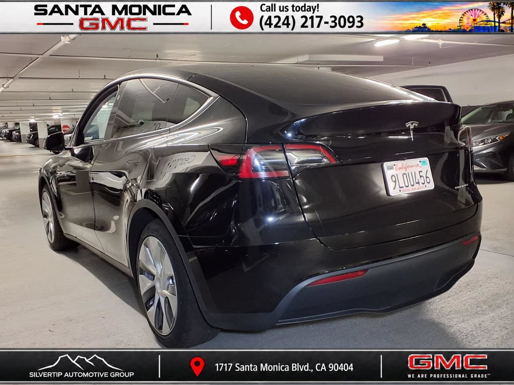 Used 2024 Tesla Model Y Long Range AWD/4WD image 3