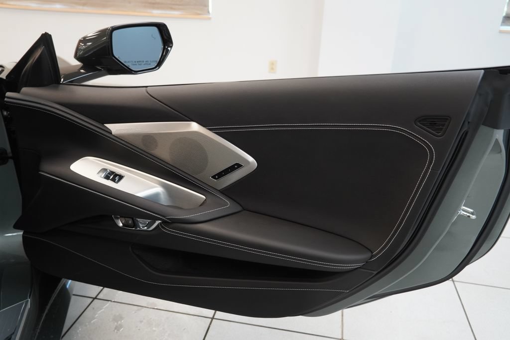 Used 2022 Chevrolet Corvette Stingray Preferred Cpe w/ Battery Protection Package RWD image 27